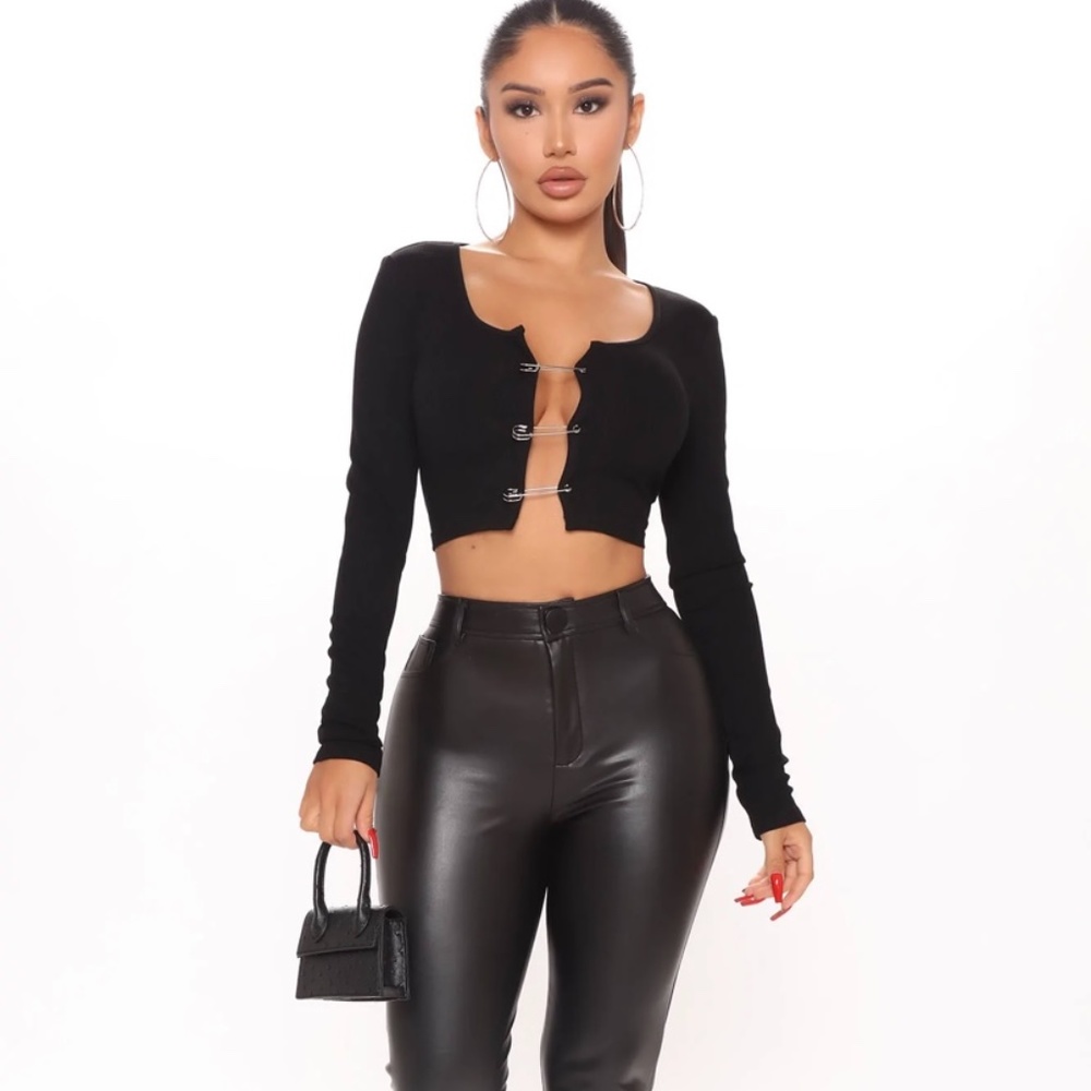 No Exposure  Top- Black